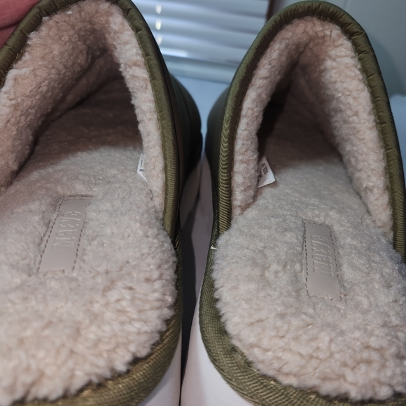 Maeve Hunter Green Puffy Platform Slippers Size Medium 8-9 - Picture 11 of 16